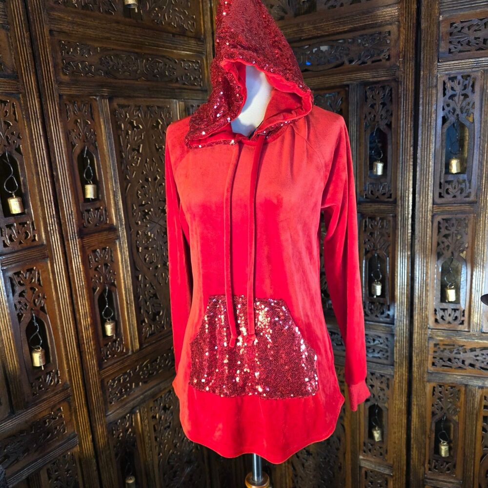❤️✨ Red Velvet Hoodie with Sequin Pocket — Women’s Size Small ✨❤️